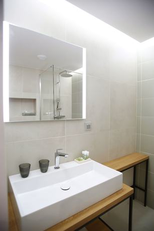 Imagen de la habitación del Hotel H&ocirc;tel l\'Onda. Foto 6