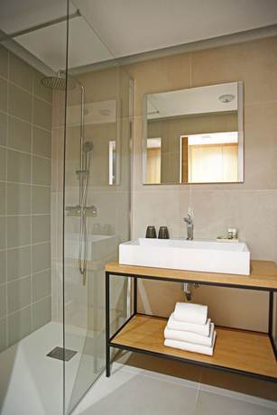 Imagen de la habitación del Hotel H&ocirc;tel l\'Onda. Foto 8