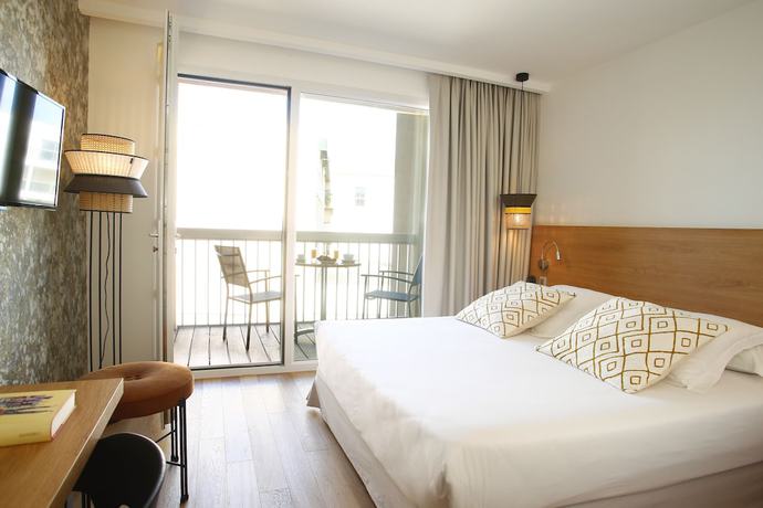 Imagen de la habitación del Hotel H&ocirc;tel l\'Onda. Foto 9