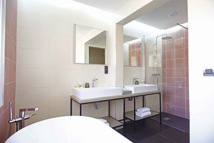 Imagen de la habitación del Hotel H&ocirc;tel l\'Onda. Foto 10