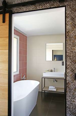 Imagen de la habitación del Hotel H&ocirc;tel l\'Onda. Foto 14