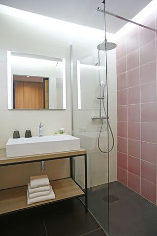 Imagen de la habitación del Hotel H&ocirc;tel l\'Onda. Foto 15