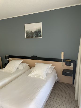 Imagen de la habitación del Hotel H&ocirc;tel l\'Onda. Foto 16