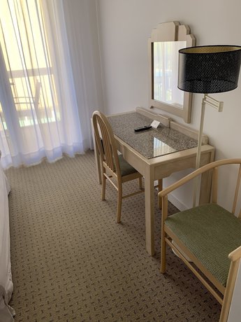 Imagen de la habitación del Hotel H&ocirc;tel l\'Onda. Foto 19