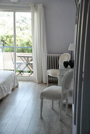 Imagen de la habitación del Hotel H&ocirc;tel l\'Orangeraie. Foto 3