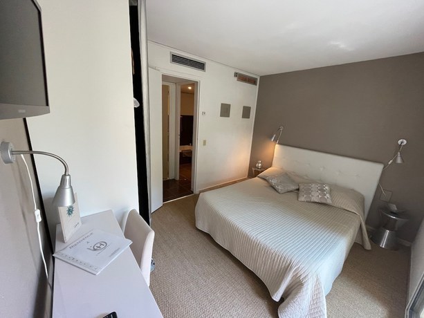 Imagen de la habitación del Hotel H&ocirc;tel l\'Orangeraie. Foto 12