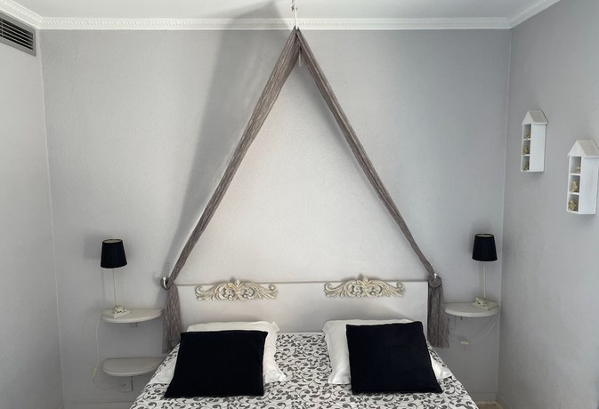 Imagen de la habitación del Hotel H&ocirc;tel l\'Orangeraie. Foto 16
