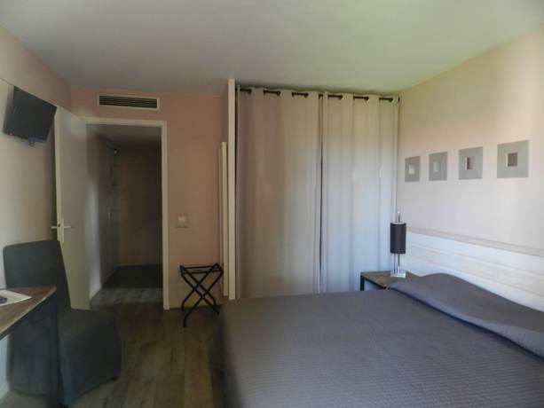 Imagen de la habitación del Hotel H&ocirc;tel l\'Orangeraie. Foto 20