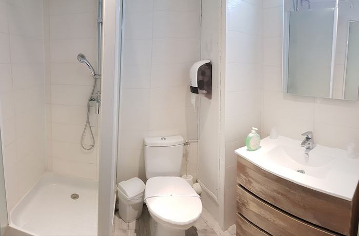 Imagen de la habitación del Hotel H&ocirc;tel la B&eacute;rang&egrave;re, Perouges. Foto 4