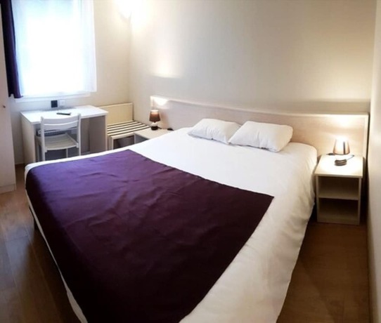 Imagen de la habitación del Hotel H&ocirc;tel la B&eacute;rang&egrave;re, Perouges. Foto 9