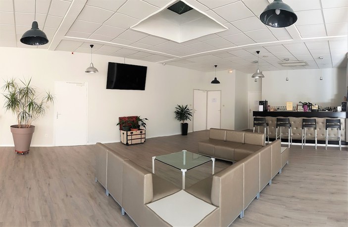 Imagen del bar/restaurante del Hotel H&ocirc;tel la B&eacute;rang&egrave;re, Perouges. Foto 3
