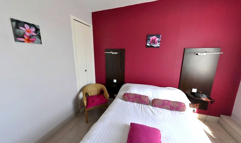 Imagen de la habitación del Hotel Hôtel la Croix Couverte. Foto 9