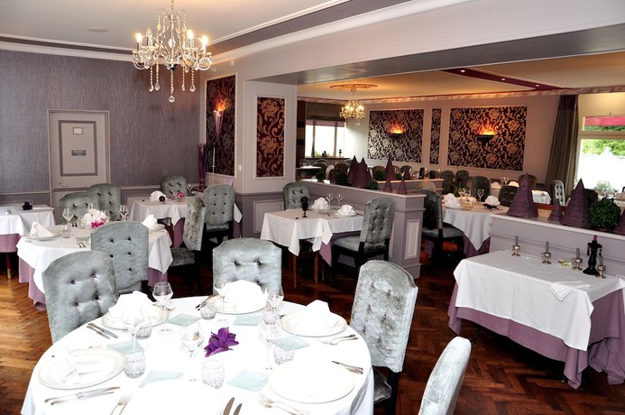Imagen del bar/restaurante del Hotel Hôtel la Croix Couverte. Foto 3