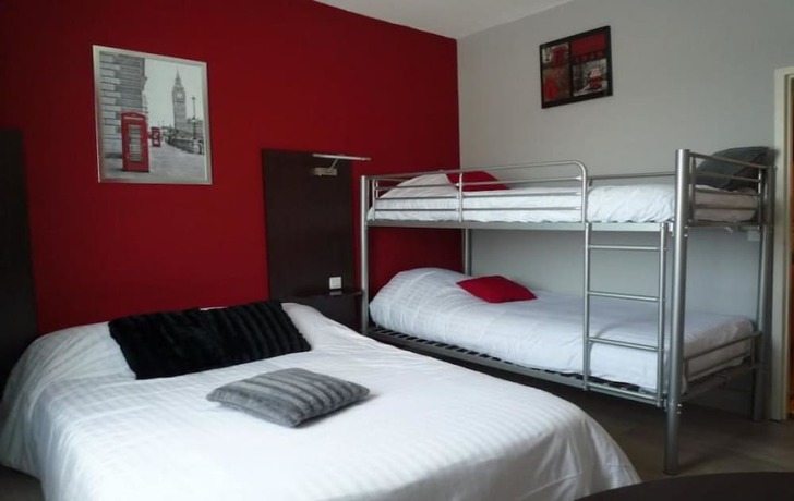 Imagen de la habitación del Hotel Hôtel la Croix Couverte. Foto 17