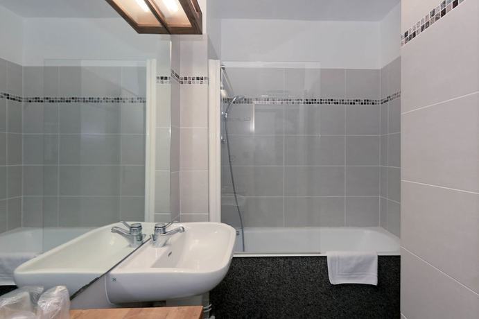 Imagen de la habitación del Hotel H&ocirc;tel la Randonn&eacute;e, Nasbinals. Foto 13