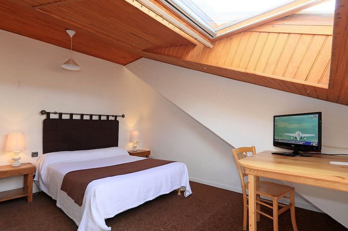 Imagen de la habitación del Hotel H&ocirc;tel la Randonn&eacute;e, Nasbinals. Foto 17