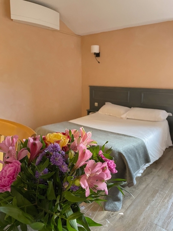 Imagen de la habitación del Hotel H&ocirc;tel le Baudiere. Foto 6