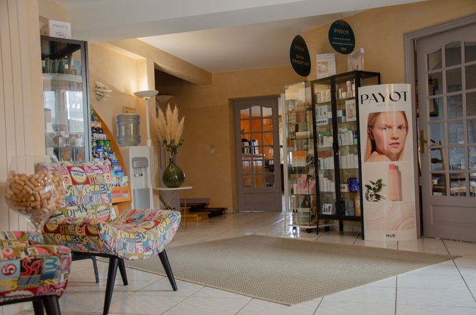 Imagen de los interiores del Hotel H&ocirc;tel le Baudiere. Foto 9
