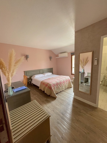 Imagen de la habitación del Hotel H&ocirc;tel le Baudiere. Foto 8
