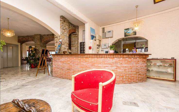 Imagen de los interiores del Hotel H&ocirc;tel le Catalan Restaurant Le Miradou. Foto 20