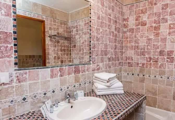 Imagen de la habitación del Hotel H&ocirc;tel le Catalan Restaurant Le Miradou. Foto 18