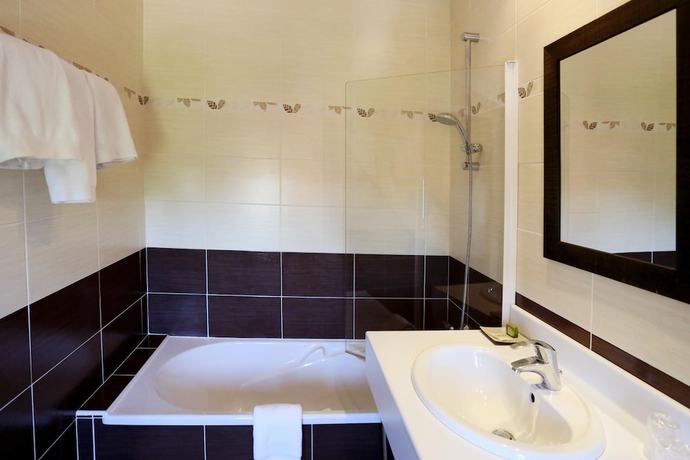Imagen de la habitación del Hotel H&ocirc;tel le Ch&acirc;teau Blanchard. Foto 8