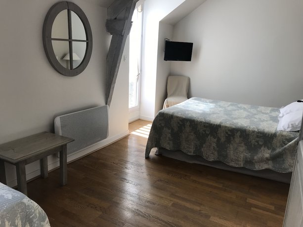 Imagen de la habitación del Hotel H&ocirc;tel le Chatellier. Foto 3