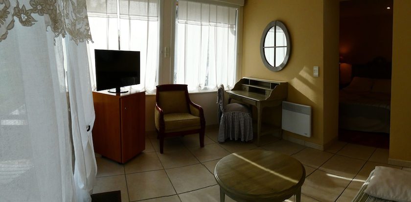 Imagen de la habitación del Hotel H&ocirc;tel le Chatellier. Foto 5