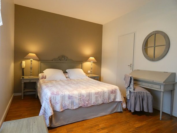 Imagen de la habitación del Hotel H&ocirc;tel le Chatellier. Foto 10