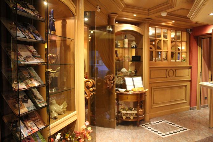 Imagen de los interiores del Hotel Hôtel le Mittelwihr. Foto 20