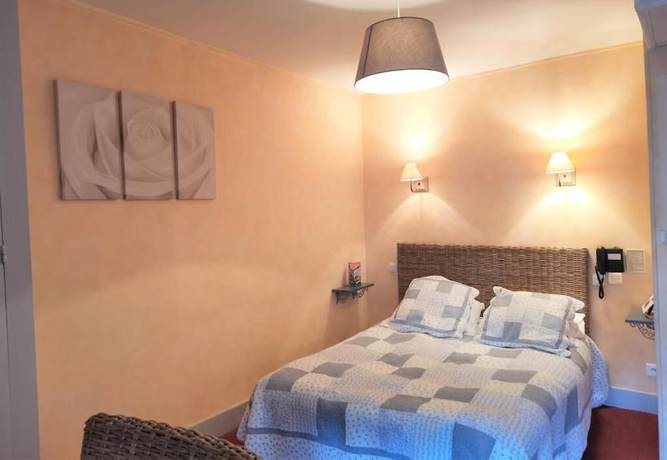 Imagen de la habitación del Hotel H&ocirc;tel le Relais, Hauterives. Foto 9