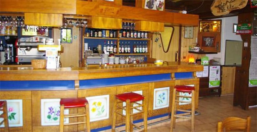 Imagen del bar/restaurante del Hotel H&ocirc;tel le Tourisme. Foto 9