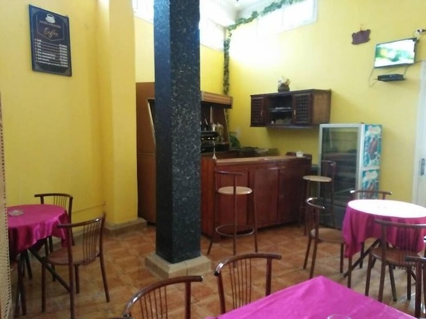 Imagen del bar/restaurante del Hotel H&ocirc;tel le V. Rocher. Foto 5