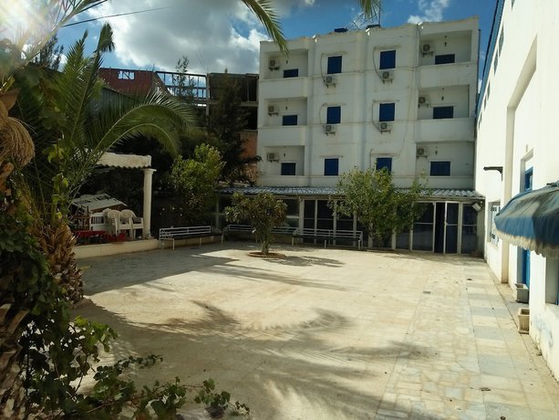Imagen general del Hotel H&ocirc;tel le V. Rocher. Foto 3