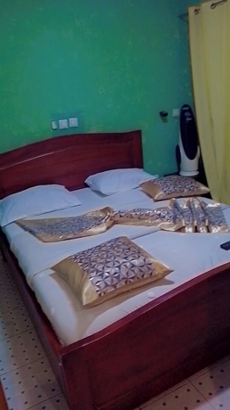 Imagen de la habitación del Hotel H&ocirc;tel le palace des rois. Foto 6