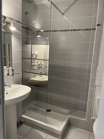 Imagen de la habitación del Hotel H&ocirc;tel les Arcades, Saintes Maries de la Mer. Foto 5