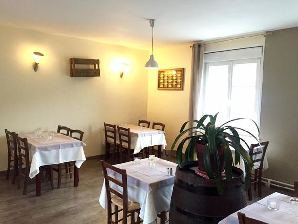 Imagen del bar/restaurante del Hotel H&ocirc;tel les Boucles de Meuse. Foto 3