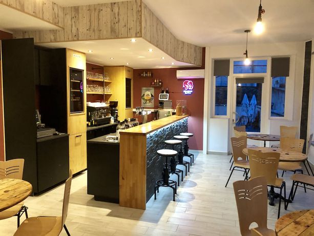 Imagen del bar/restaurante del Hotel H&ocirc;tel les Boucles de Meuse. Foto 5