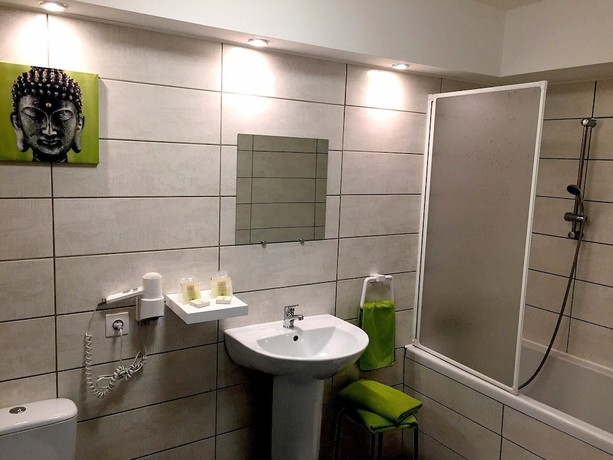 Imagen de la habitación del Hotel H&ocirc;tel les Boucles de Meuse. Foto 14