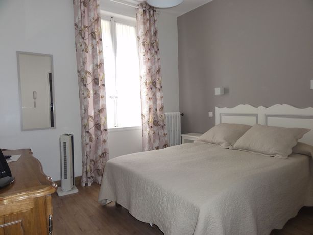 Imagen de la habitación del Hotel Hôtel les Echevins. Foto 7