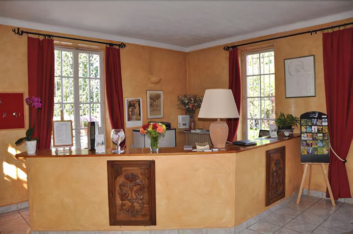 Imagen de los interiores del Hotel H&ocirc;tel les Liserons de Mougins. Foto 19
