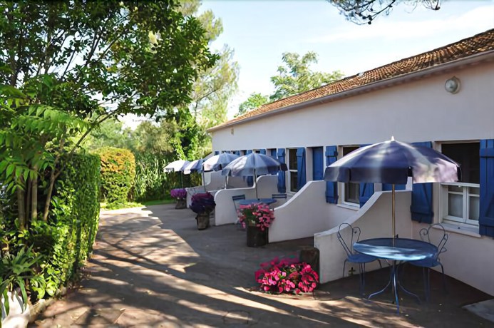 Imagen de la habitación del Hotel H&ocirc;tel les Liserons de Mougins. Foto 10