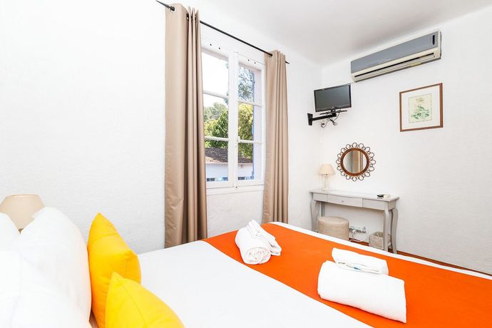 Imagen de la habitación del Hotel H&ocirc;tel les Liserons de Mougins. Foto 18