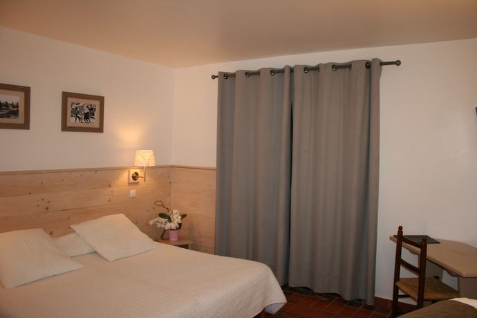Imagen de la habitación del Hotel H&ocirc;tel les Rizi&egrave;res. Foto 11