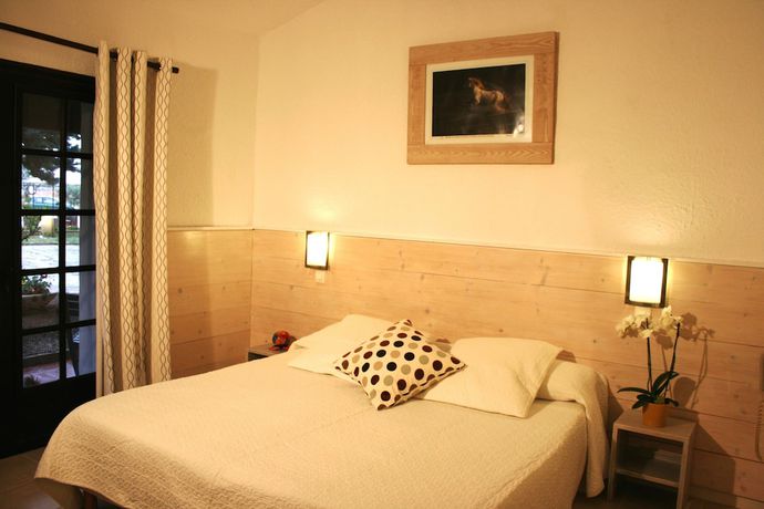 Imagen de la habitación del Hotel H&ocirc;tel les Rizi&egrave;res. Foto 12