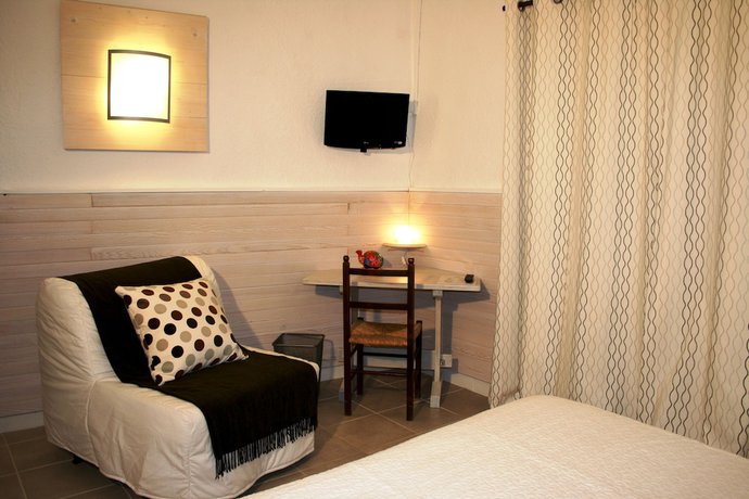 Imagen de la habitación del Hotel H&ocirc;tel les Rizi&egrave;res. Foto 17