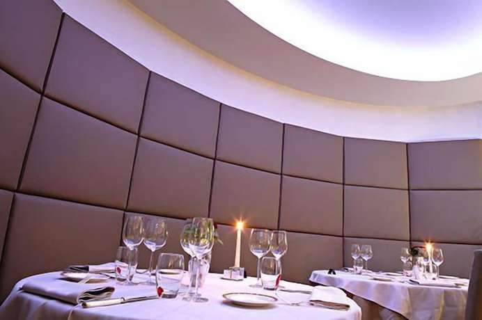 Imagen del bar/restaurante del Hotel H&ocirc;tel-Restaurant DAHM. Foto 2