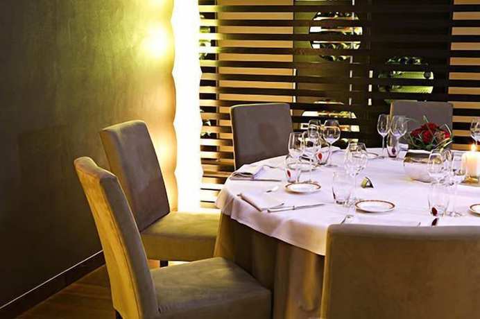 Imagen del bar/restaurante del Hotel H&ocirc;tel-Restaurant DAHM. Foto 3