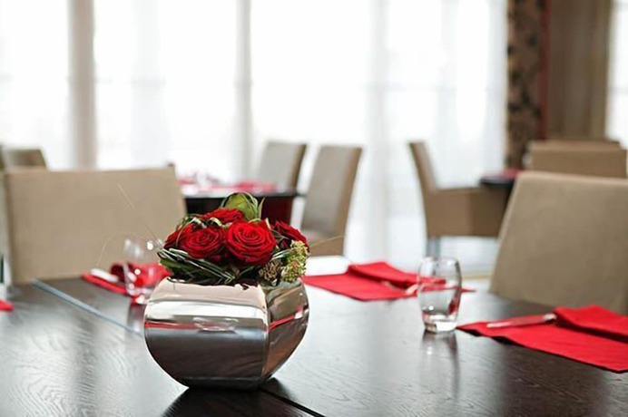 Imagen del bar/restaurante del Hotel H&ocirc;tel-Restaurant DAHM. Foto 4