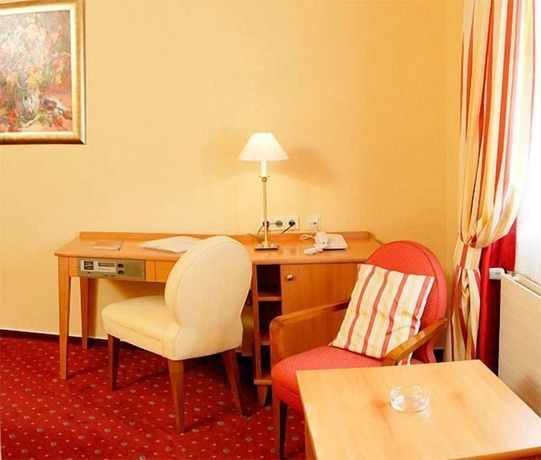 Imagen de la habitación del Hotel H&ocirc;tel-Restaurant DAHM. Foto 15